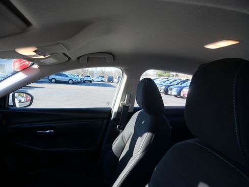 Used 2022 Nissan Sentra S image 11