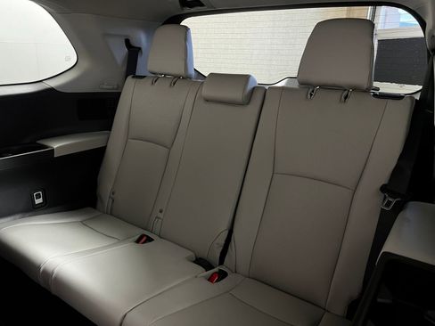 Used 2026 Toyota Grand Highlander FWD image 23