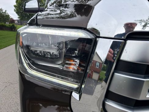 Used 2018 Toyota Tundra Limited w/ Limited Premium Package AWD/4WD image 22