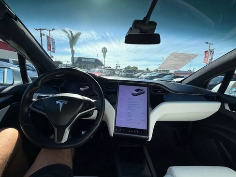 Used 2019 Tesla Model X 75D AWD/4WD image 11