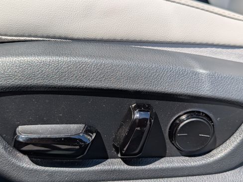 Used 2025 Lexus UX 300h AWD w/ Accessory Package (Z1) image 21