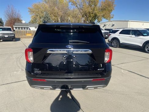 Used 2023 Ford Explorer XLT w/ Equipment Group 202A image 10