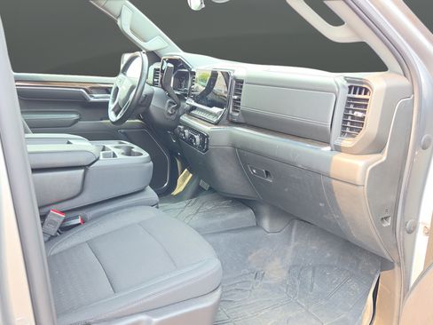 Used 2024 Chevrolet Silverado 1500 LT w/ Convenience Package II AWD/4WD image 12