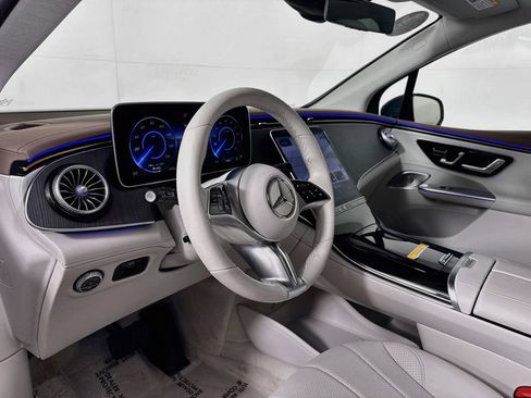 Used 2023 Mercedes-Benz EQE 350+ 4MATIC SUV w/ Exclusive Trim Package image 9