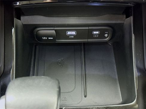 Used 2025 Kia Telluride S image 17