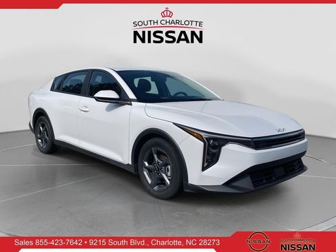 Used 2025 Kia K4 FWD image 1