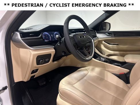 Certified 2024 Jeep Grand Cherokee L Limited w/ Luxury Tech Group II image 9