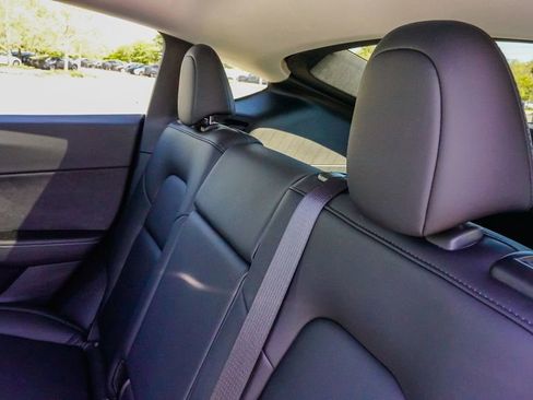 Used 2021 Tesla Model Y Long Range image 13