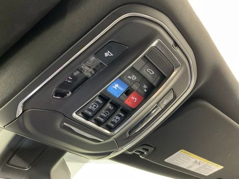 Used 2024 Jeep Wagoneer L Series II AWD/4WD image 27