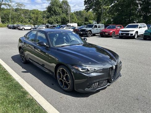 New 2025 Alfa Romeo Giulia AWD w/ Driving Assist Package image 2