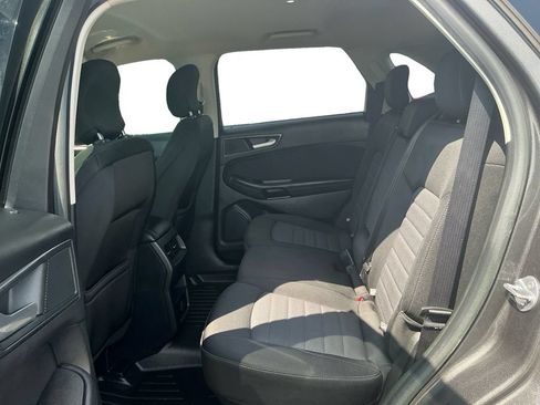 Used 2019 Ford Edge SE FWD image 21