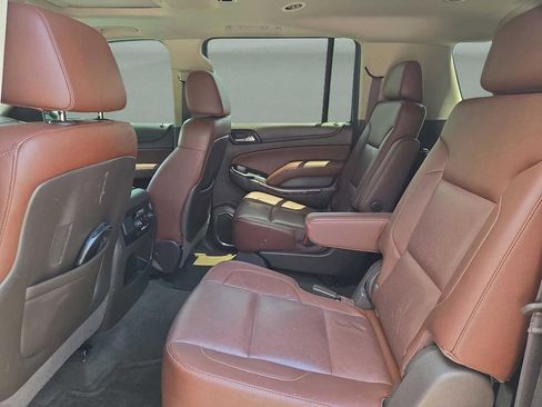 Used 2016 Chevrolet Suburban LTZ RWD image 12