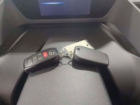 Used 2024 Toyota bZ4X XLE w/ Weather Package image 12