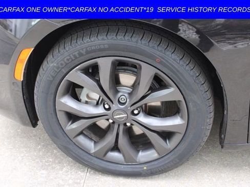 Used 2018 Chrysler Pacifica Limited w/ Advanced Safetytec Group image 11