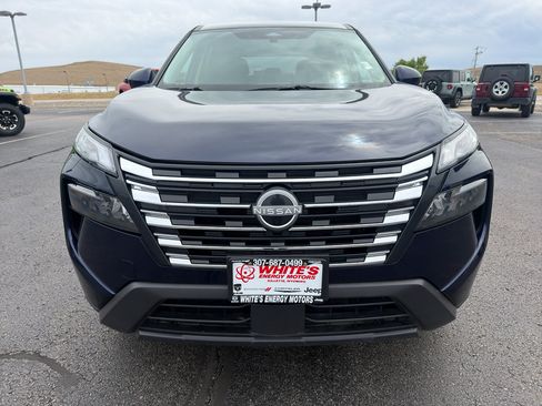 Used 2025 Nissan Rogue SV AWD/4WD image 2