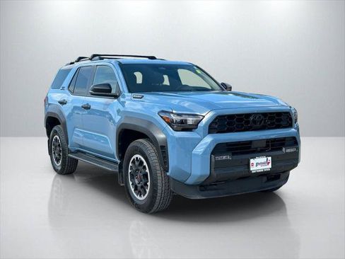 Certified 2025 Toyota 4Runner TRD Off-Road AWD/4WD image 3