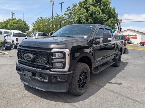 Used 2025 Ford F350 Lariat w/ Black Appearance Package AWD/4WD image 10