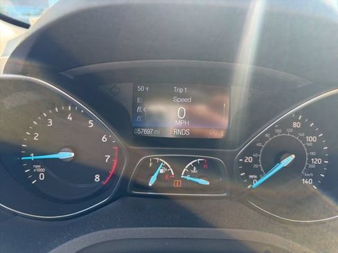 Used 2018 Ford Escape SE w/ SE Sync 3 Package AWD/4WD image 18