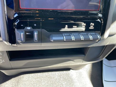 Used 2024 RAM 2500 Big Horn w/ Night Edition image 17