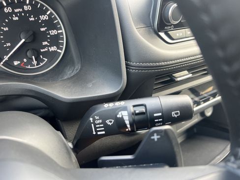 Used 2025 Nissan Rogue SV AWD/4WD image 10