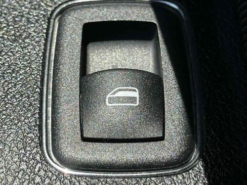 Used 2018 Dodge Charger SXT w/ Blacktop Package RWD image 34