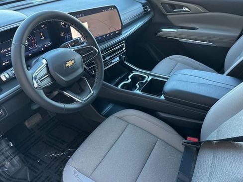 New 2026 Chevrolet Traverse LT image 13