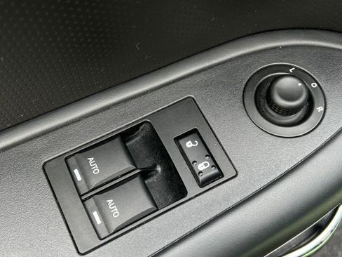 Used 2009 Dodge Challenger R/T image 37