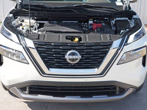 Used 2023 Nissan Rogue SL w/ SL Premium Package image 7