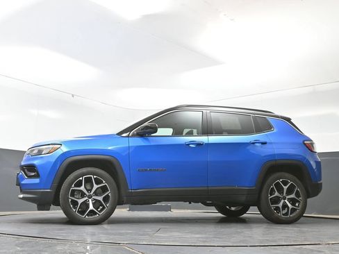 Used 2025 Jeep Compass Limited AWD/4WD image 55