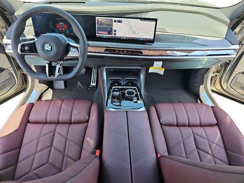 New 2025 BMW i7 xDrive60 image 9