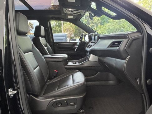 Used 2022 Chevrolet Suburban LT w/ Luxury Package AWD/4WD image 37