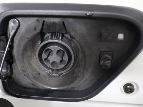 Used 2023 Jeep Wrangler Unlimited Sahara w/ Cold Weather Group AWD/4WD image 16