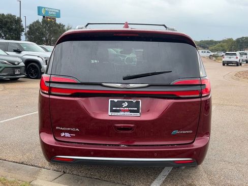 Used 2022 Chrysler Pacifica Pinnacle image 6