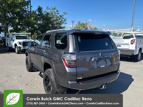 Used 2017 Toyota 4Runner SR5 AWD/4WD image 6