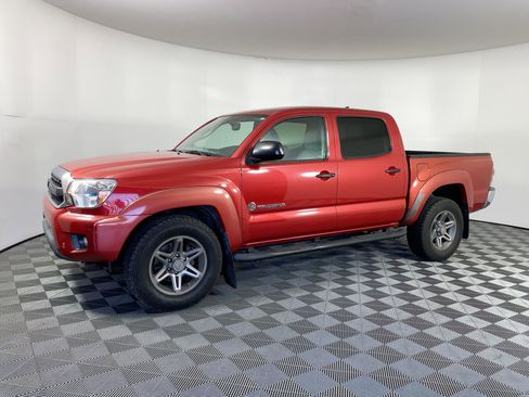 Used 2012 Toyota Tacoma PreRunner image 1