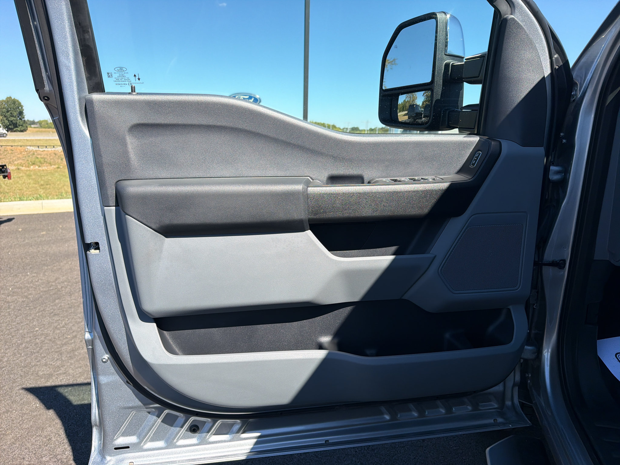 Used 2023 Ford F350 XL AWD/4WD image 9