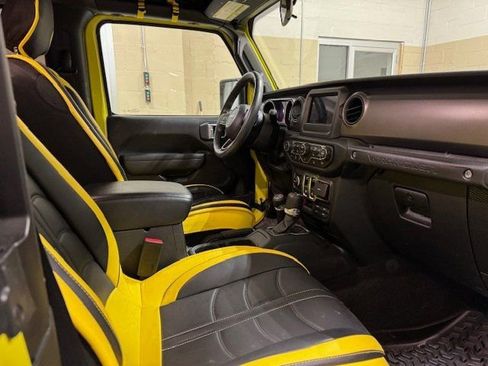 Used 2023 Jeep Wrangler Sport S image 6