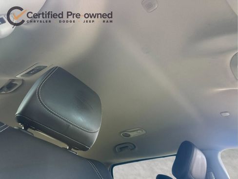 Used 2024 Chrysler Pacifica Touring-L FWD image 19