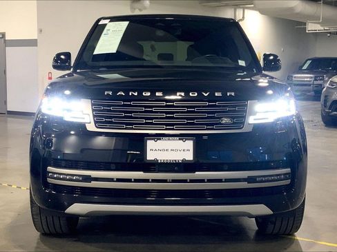 Used 2024 Land Rover Range Rover SE image 3