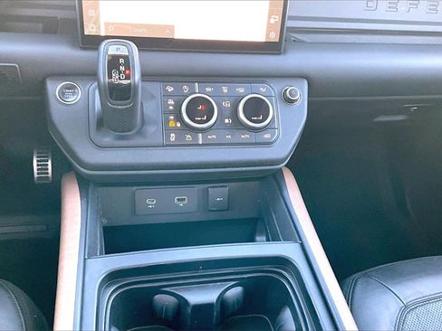 Used 2022 Land Rover Defender 110 X image 24