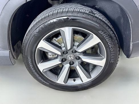 Used 2025 Honda Pilot Elite image 34