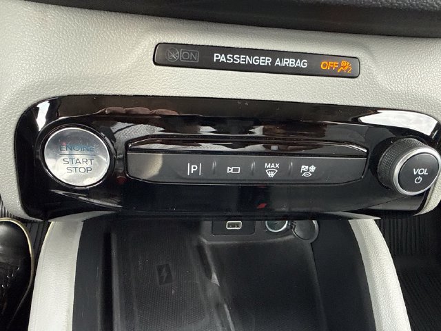 Used 2024 Ford Escape Platinum w/ Premium Technology Package AWD/4WD image 13