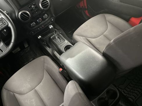 Used 2015 Jeep Wrangler Unlimited Sport w/ Quick Order Package 24S AWD/4WD image 23