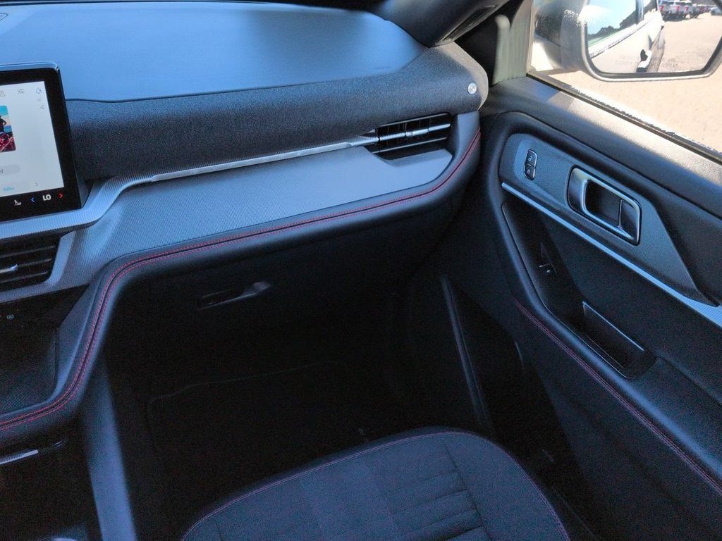 Used 2025 Ford Explorer ST-Line RWD image 17