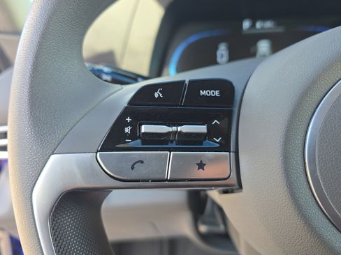 Used 2024 Hyundai Elantra SE image 21