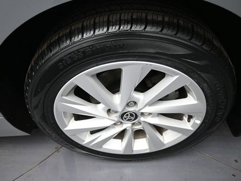 Used 2021 Toyota Camry LE image 15