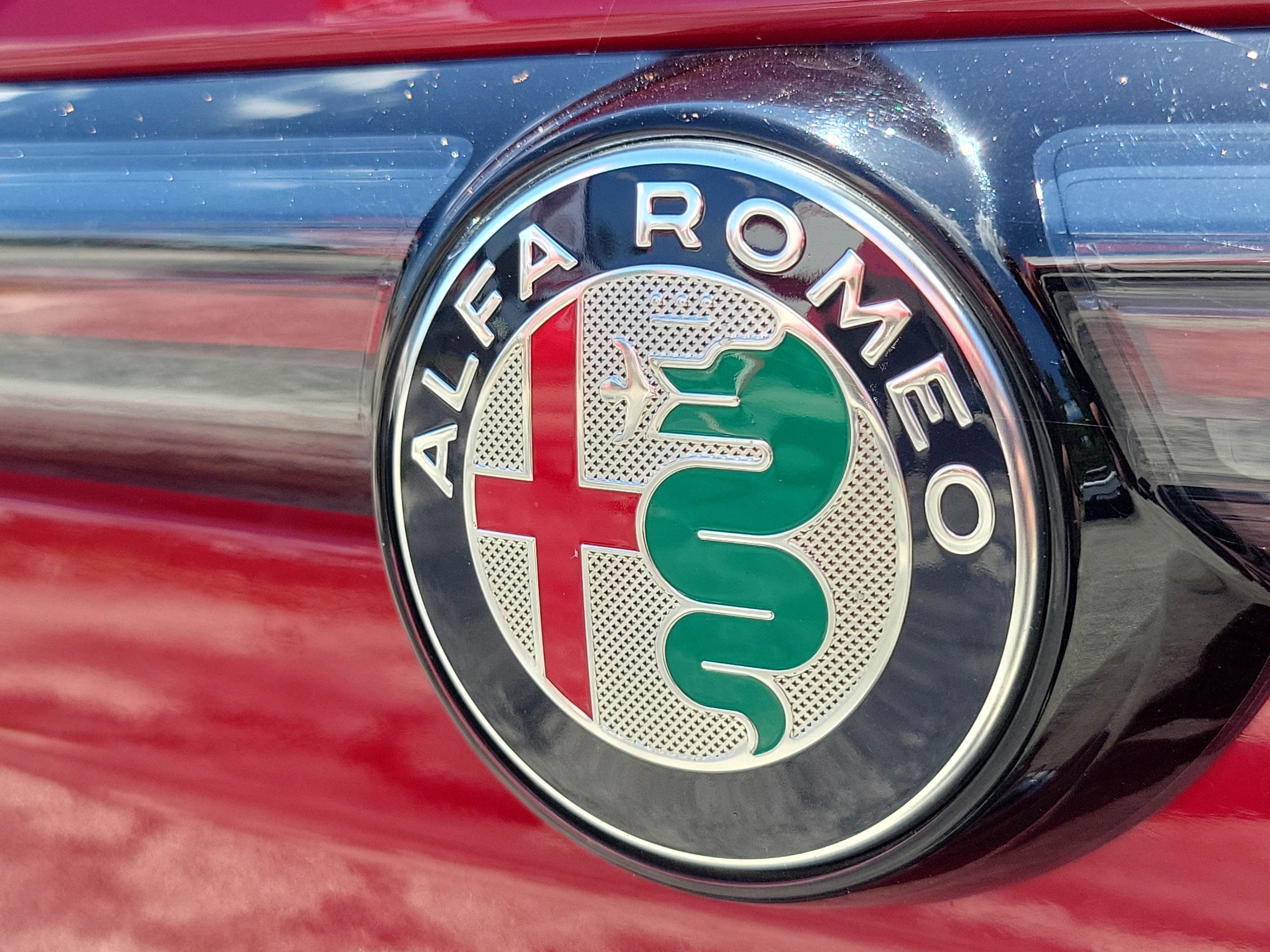 Used 2025 Alfa Romeo Tonale w/ Premium Package AWD/4WD image 6