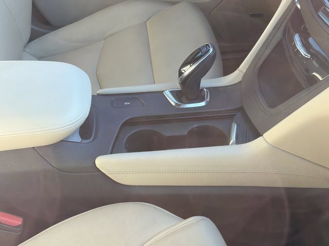 Used 2018 Cadillac XT5 Luxury w/ Driver Awareness Package FWD image 5