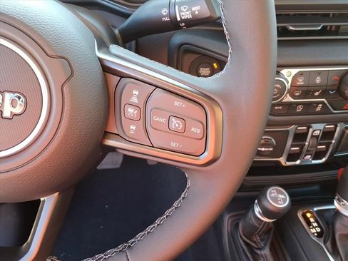 New 2025 Jeep Gladiator Sport image 14