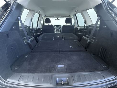 Used 2020 Nissan Pathfinder S image 39